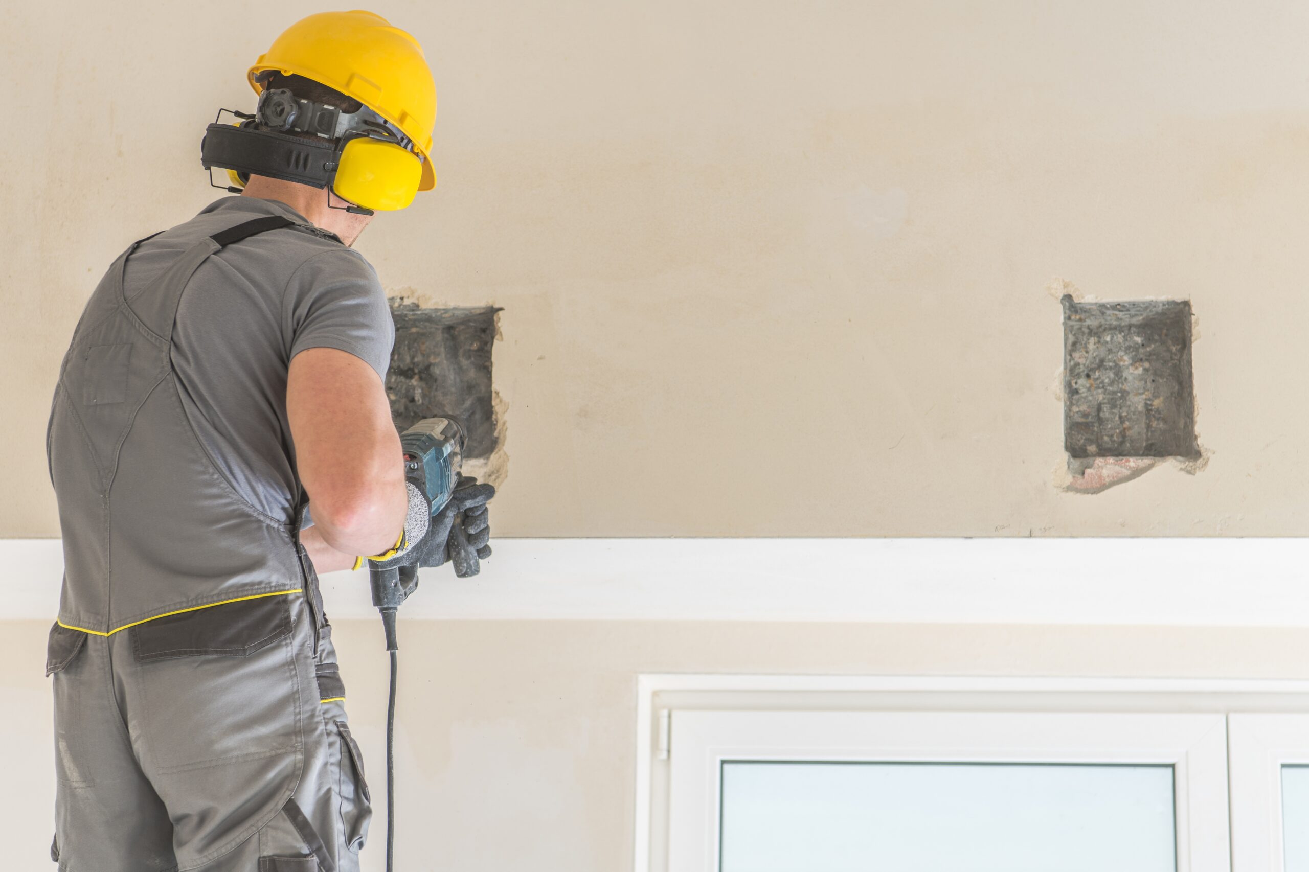 Contractor Worker drywall repair