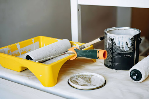 Featured image for “Achieving a Flawless Finish: Choosing the Right Brushes and Rollers”